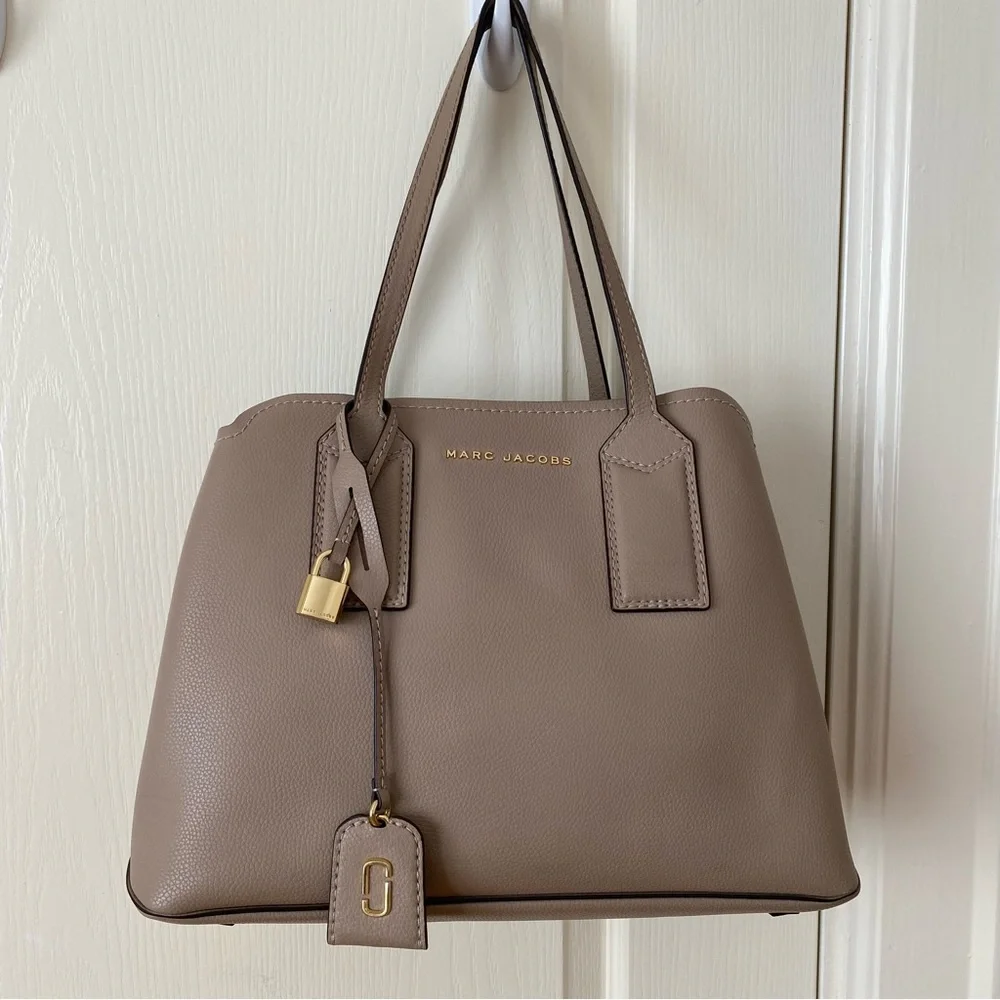 Marc Jacobs Taupe Leather Shoulder Bag with Gold Hardware